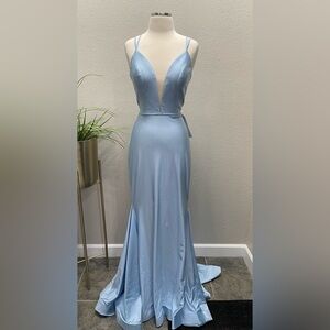 NWT JVN by Jovani JVN00902 Plunging Neckline Tie Back Sky Blue Dress Sz 6‎  $355